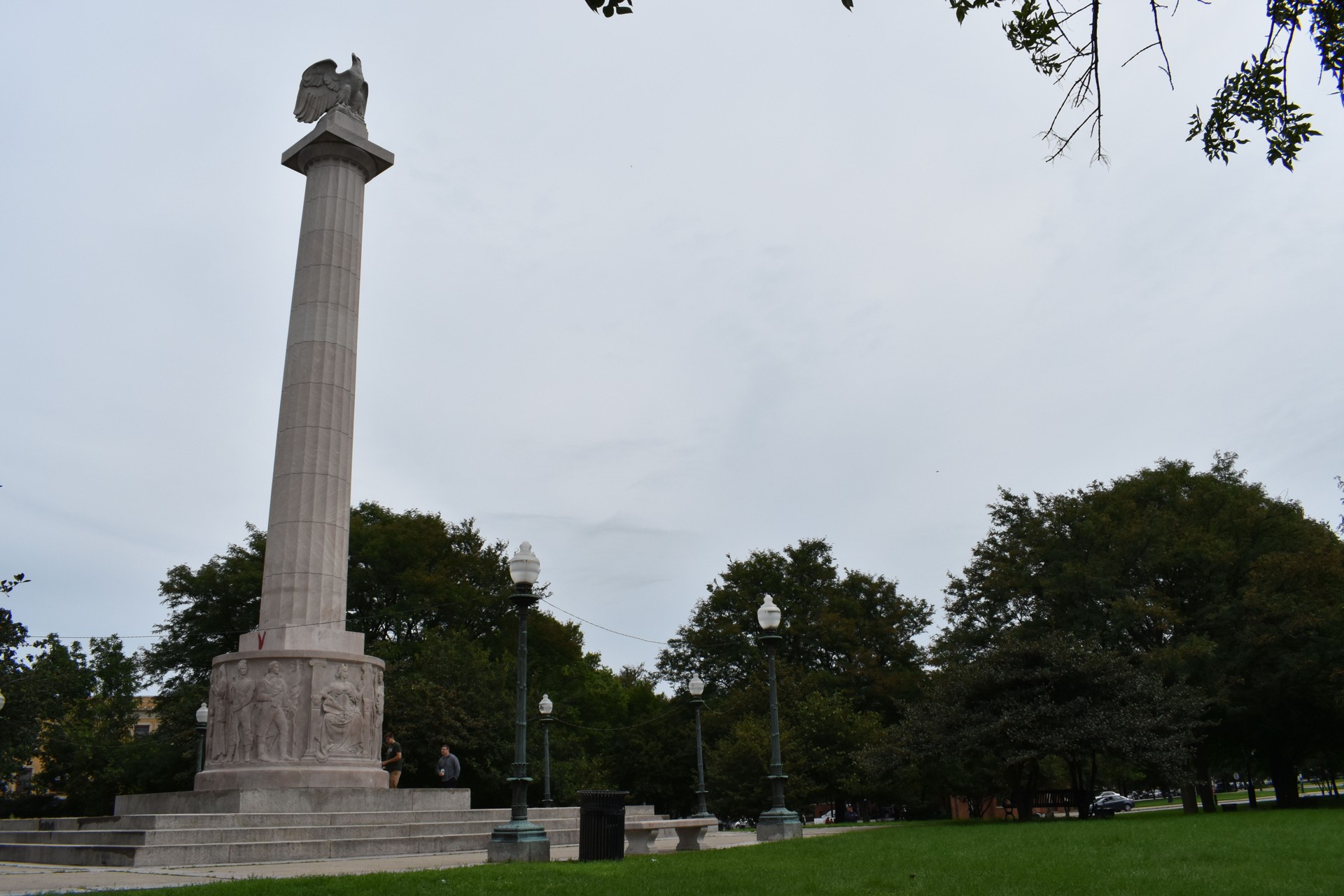 Logan Square boulevard and Illinois Centennial Monument in Chicago